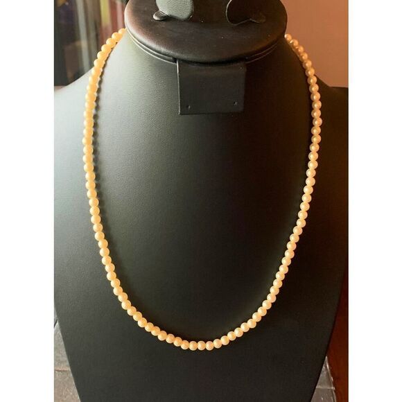 Vintage Faux Pearl Strand, in Gold tone, Unmarked - Picture 1 of 4